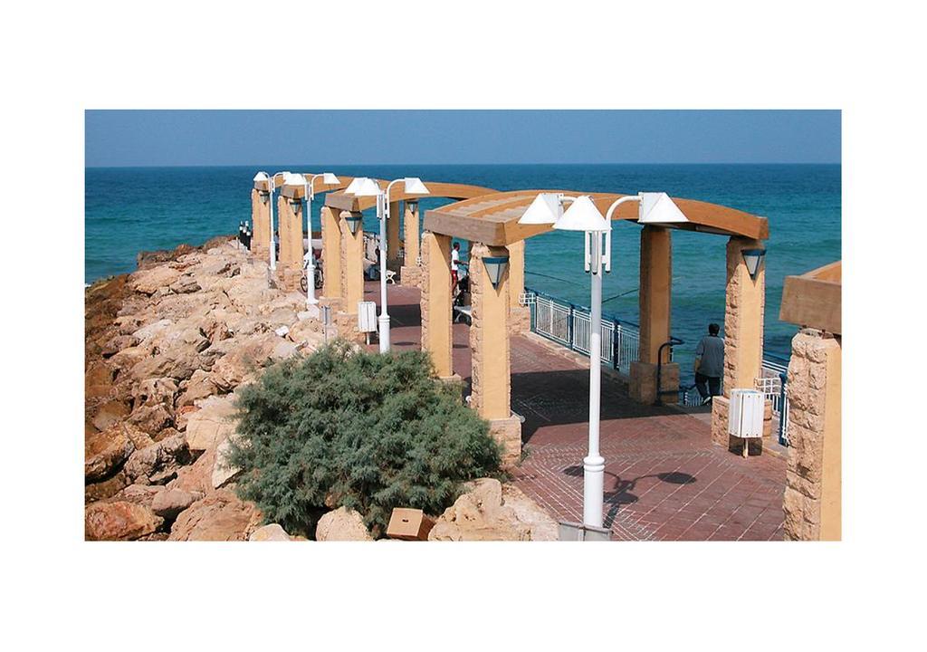 Ha-Aliya Sea View Lägenhet Nahariya Exteriör bild